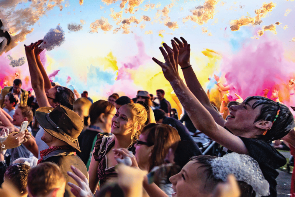Summer crowd